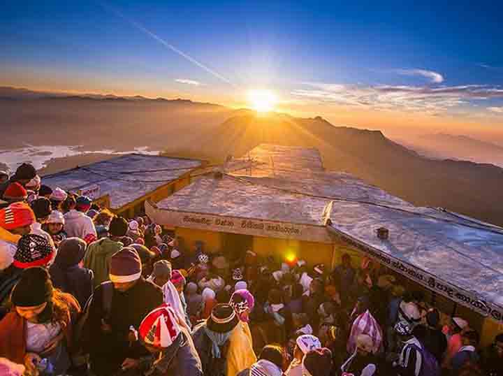 Book a guided Adam's Peak hike with TaxiGo Sri Lanka