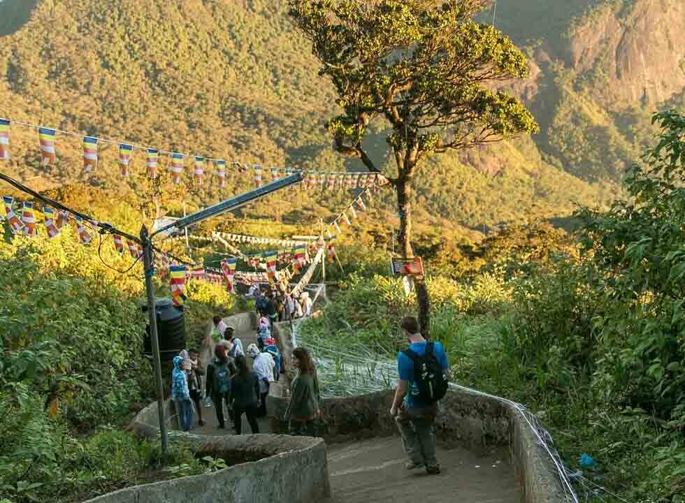 Adam's Peak (Sri Pada) routes compared - Hatton vs Ratnapura trail, with TaxiGo